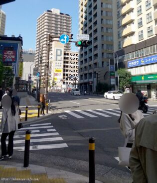 「横浜天主堂跡」交差点を左折